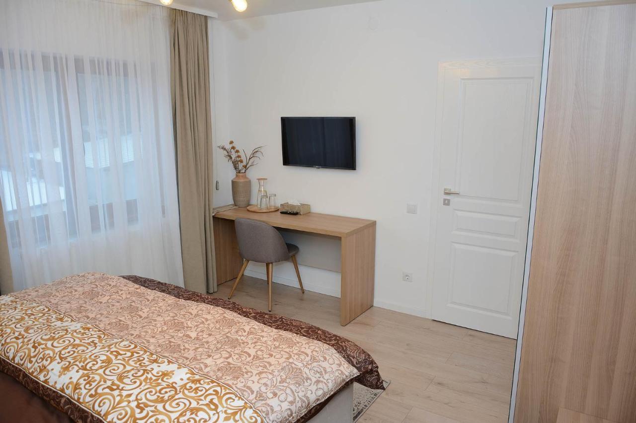 Vila Aras Simeria Exterior photo